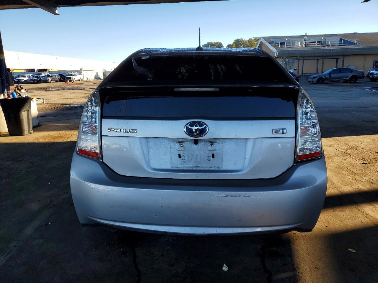 2010 TOYOTA PRIUS photo 11