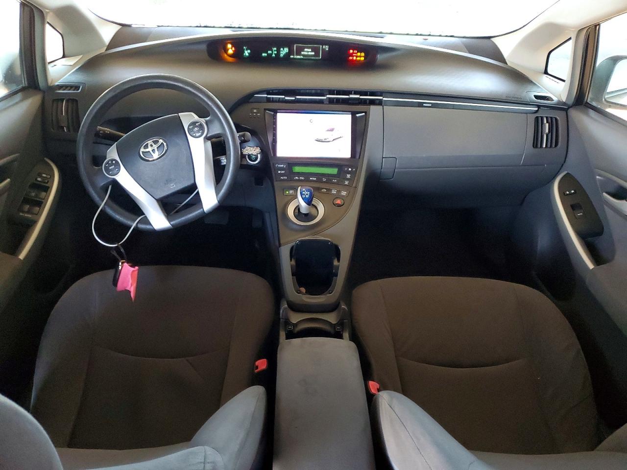 2010 TOYOTA PRIUS photo 15