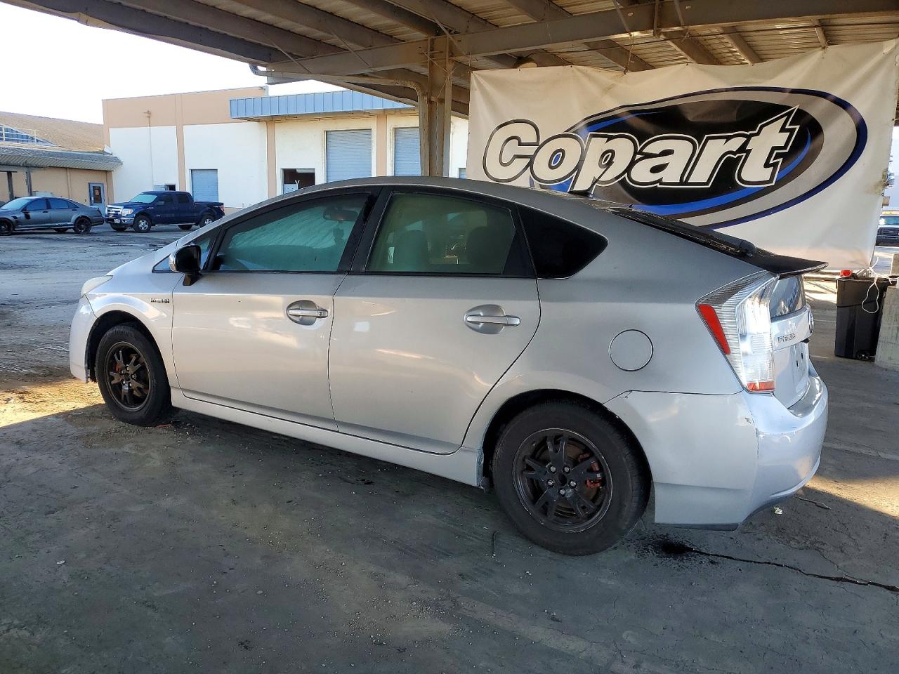 2010 TOYOTA PRIUS photo 3