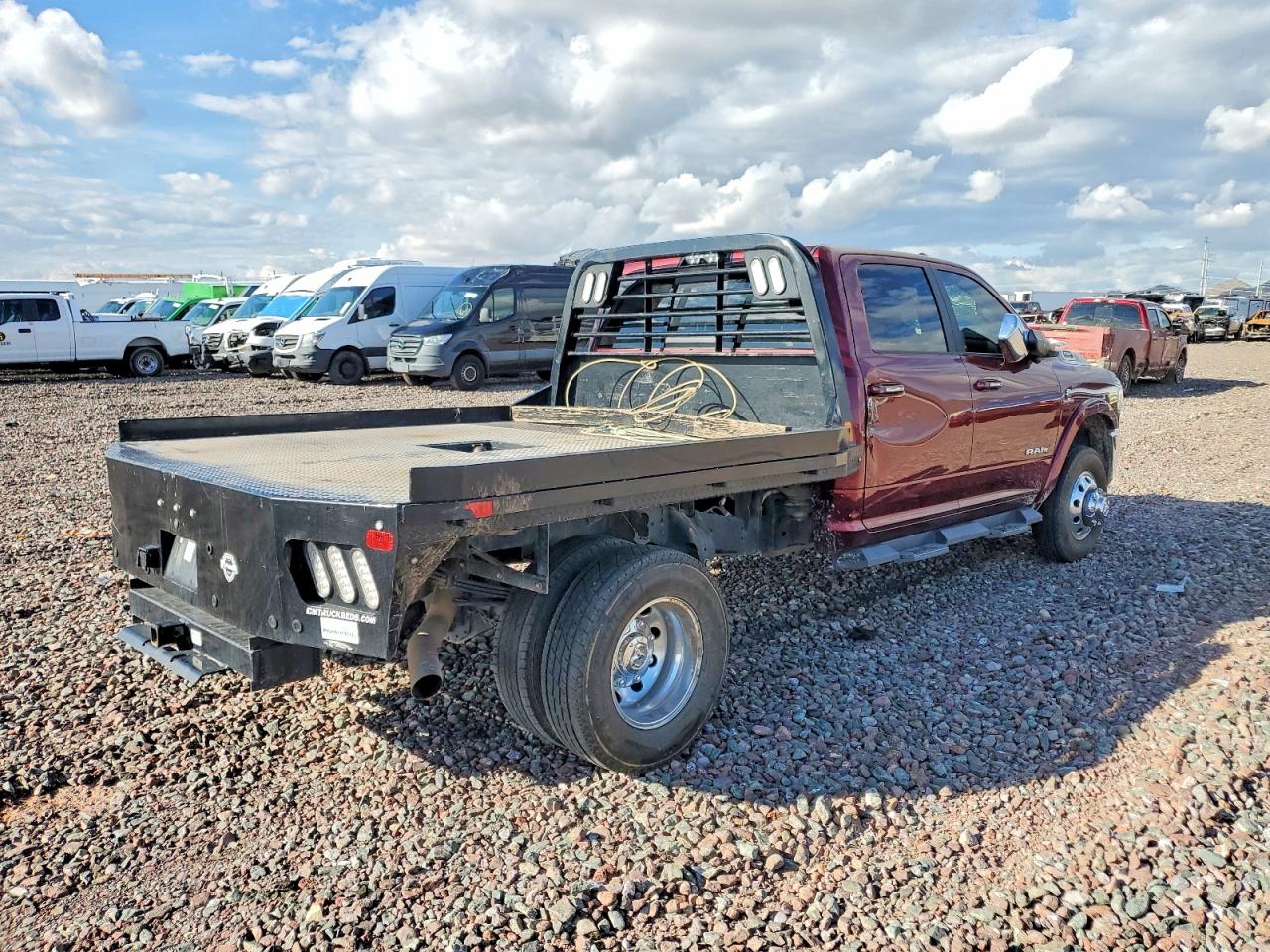 2019 RAM 3500 FLATBED TRUCK photo 3