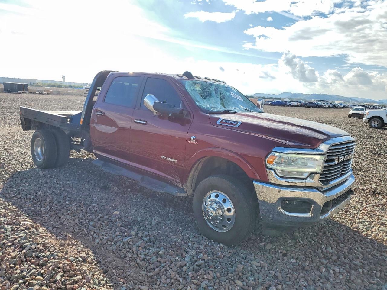 2019 RAM 3500 FLATBED TRUCK photo 4