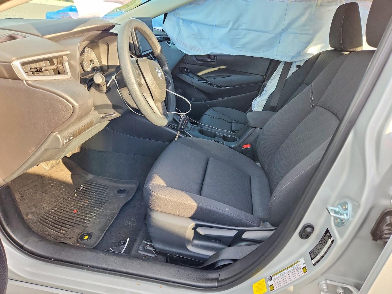 2024 TOYOTA COROLLA LE photo 13