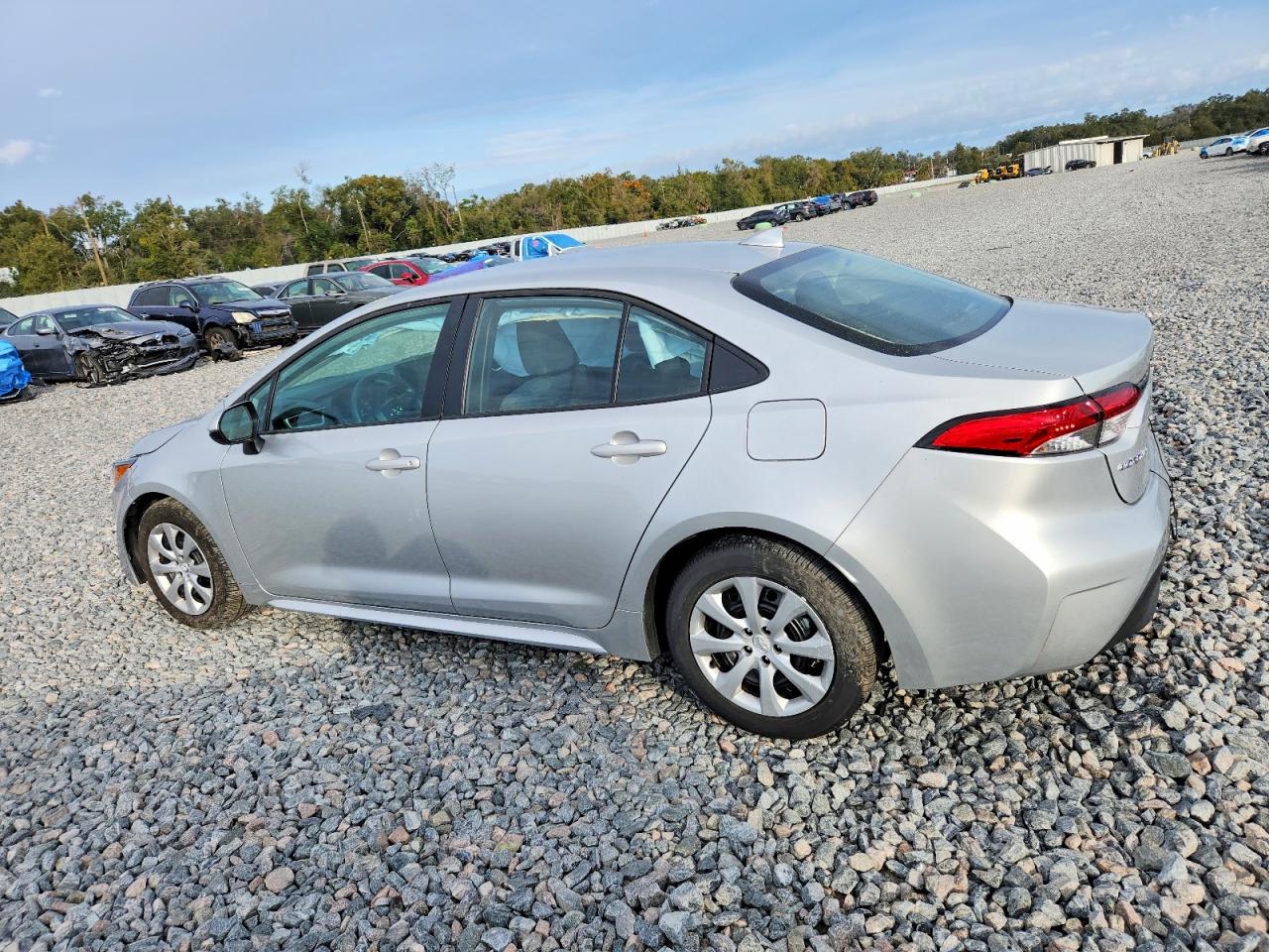 2024 TOYOTA COROLLA LE photo 3