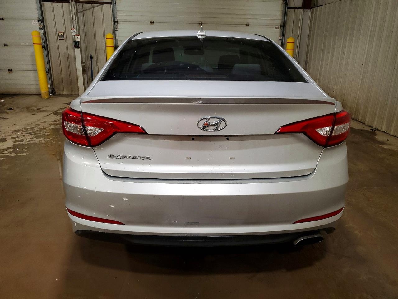 2017 HYUNDAI SONATA SE photo 11