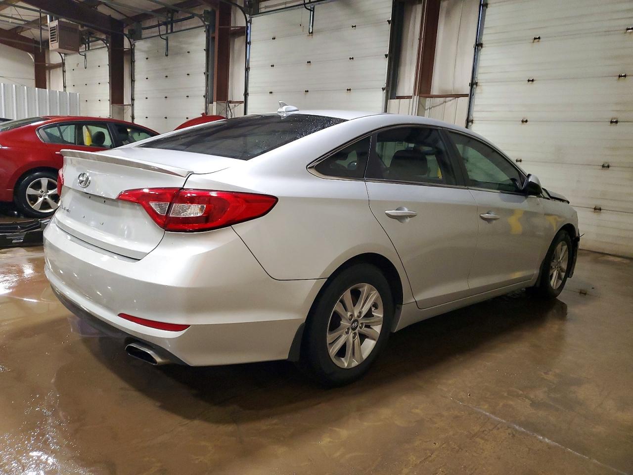 2017 HYUNDAI SONATA SE photo 5