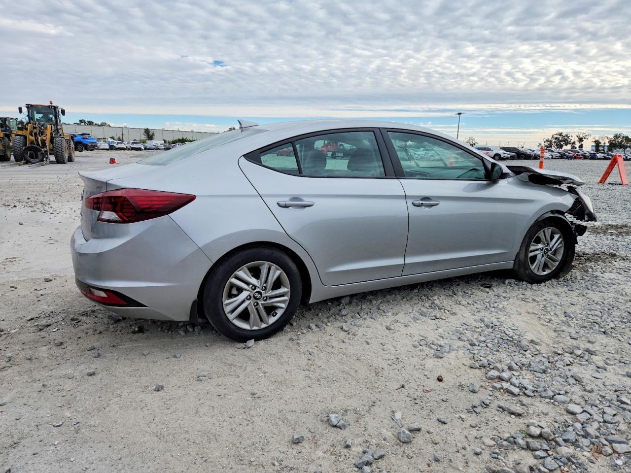 2020 HYUNDAI ELANTRA SEL photo 3