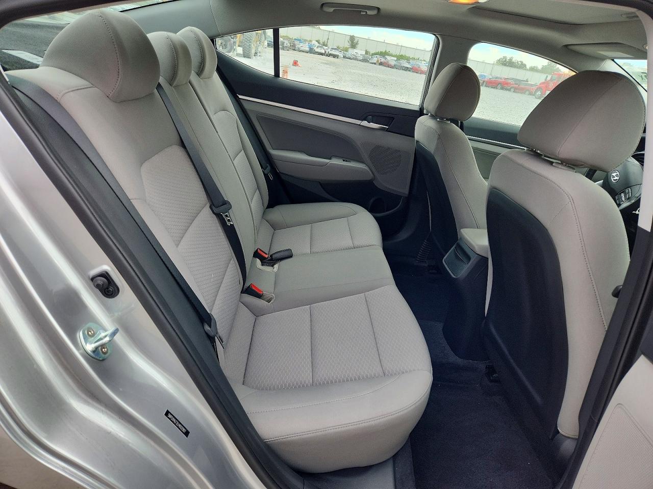 2020 HYUNDAI ELANTRA SEL photo 10