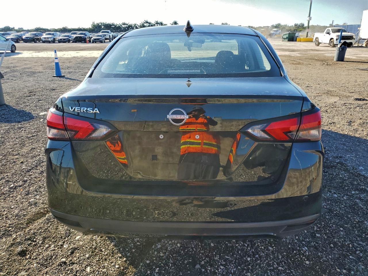 2025 NISSAN VERSA SV photo 11