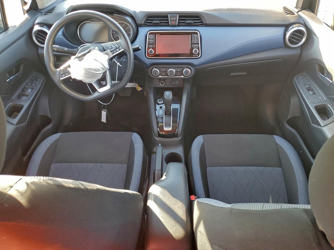 2025 NISSAN VERSA SV photo 15