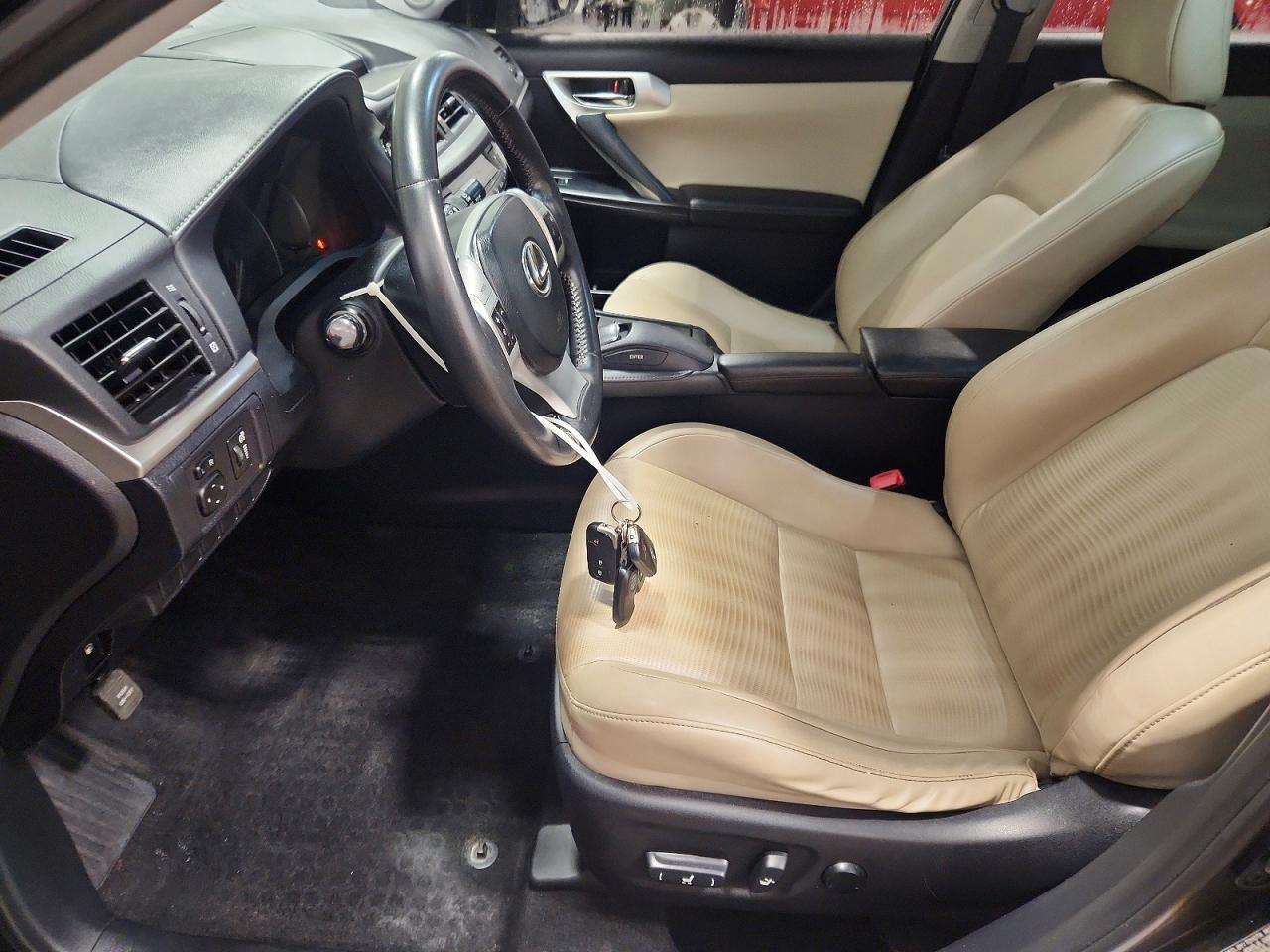 2013 LEXUS CT 200 photo 7