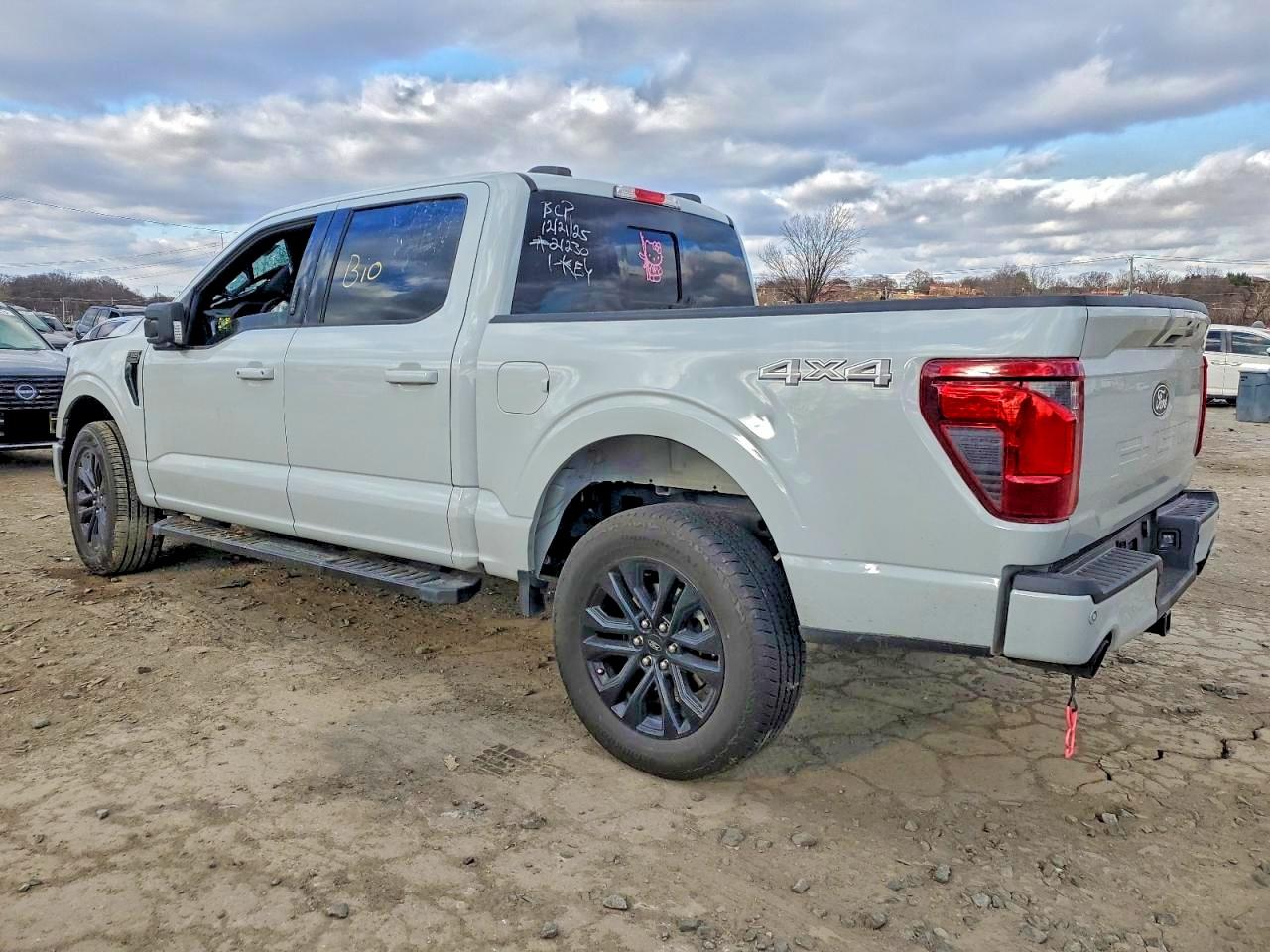 2024 FORD F150 XLT photo 3