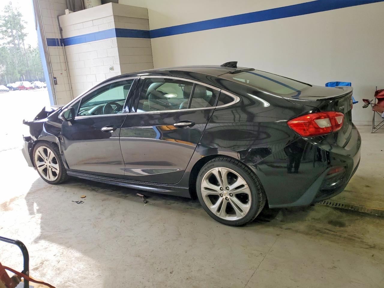 2017 CHEVROLET CRUZE PREMIER photo 2