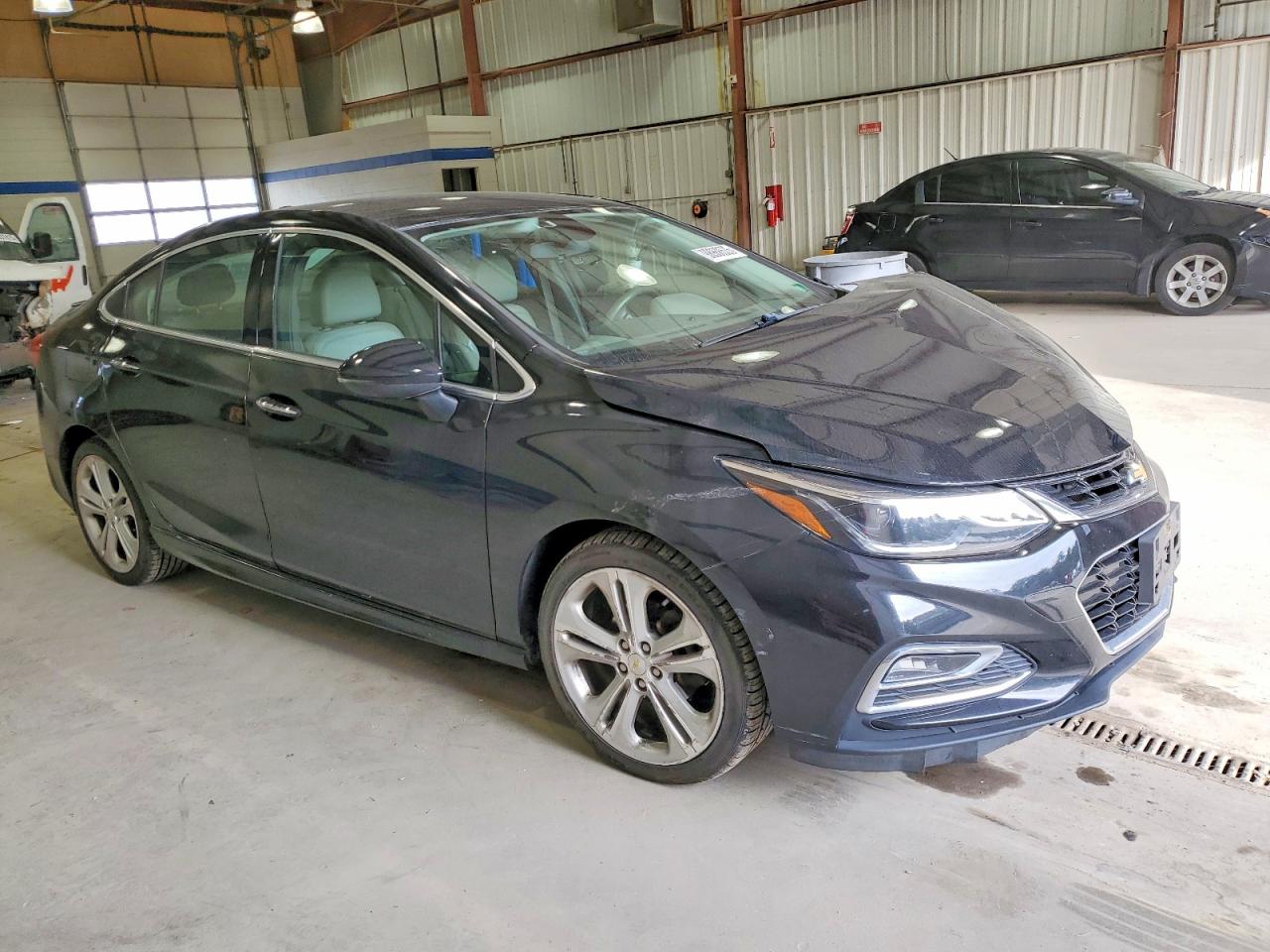 2017 CHEVROLET CRUZE PREMIER photo 4
