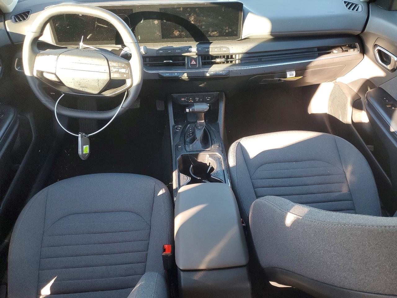 2025 KIA K4 EX photo 8