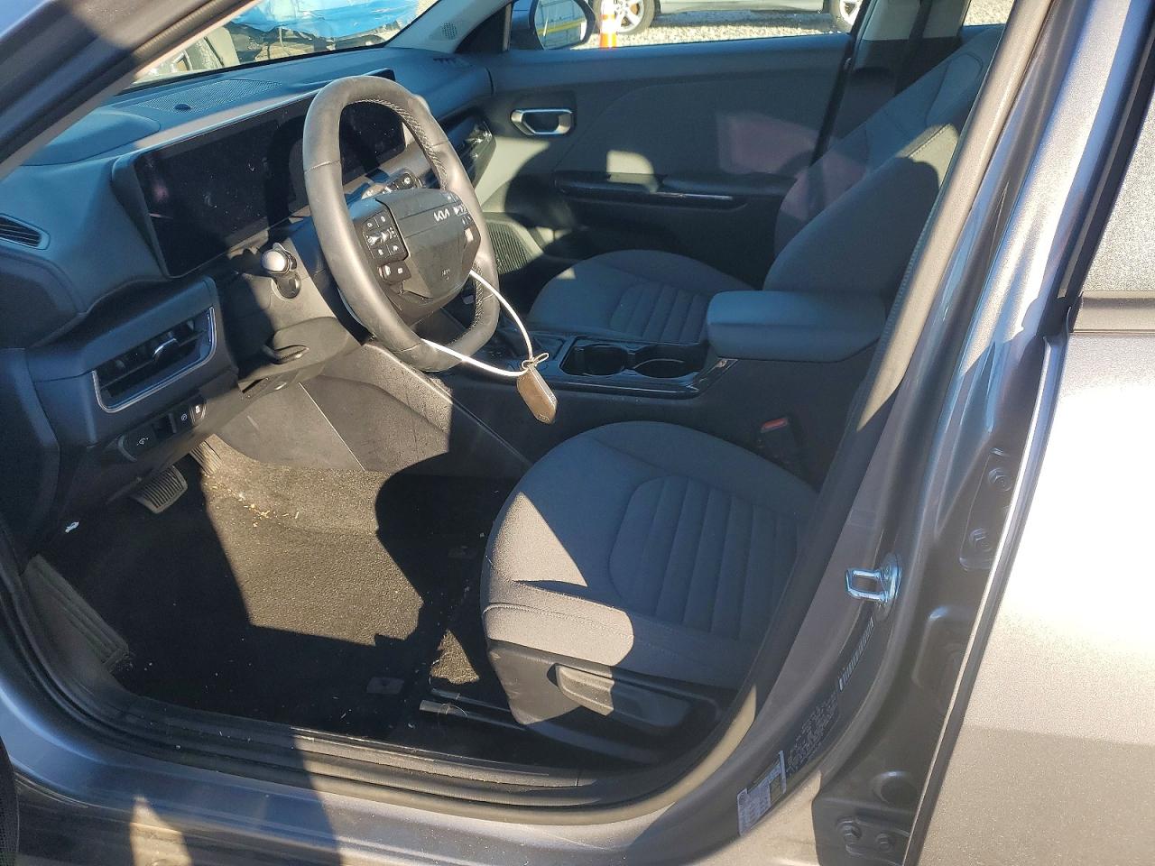 2025 KIA K4 EX photo 7