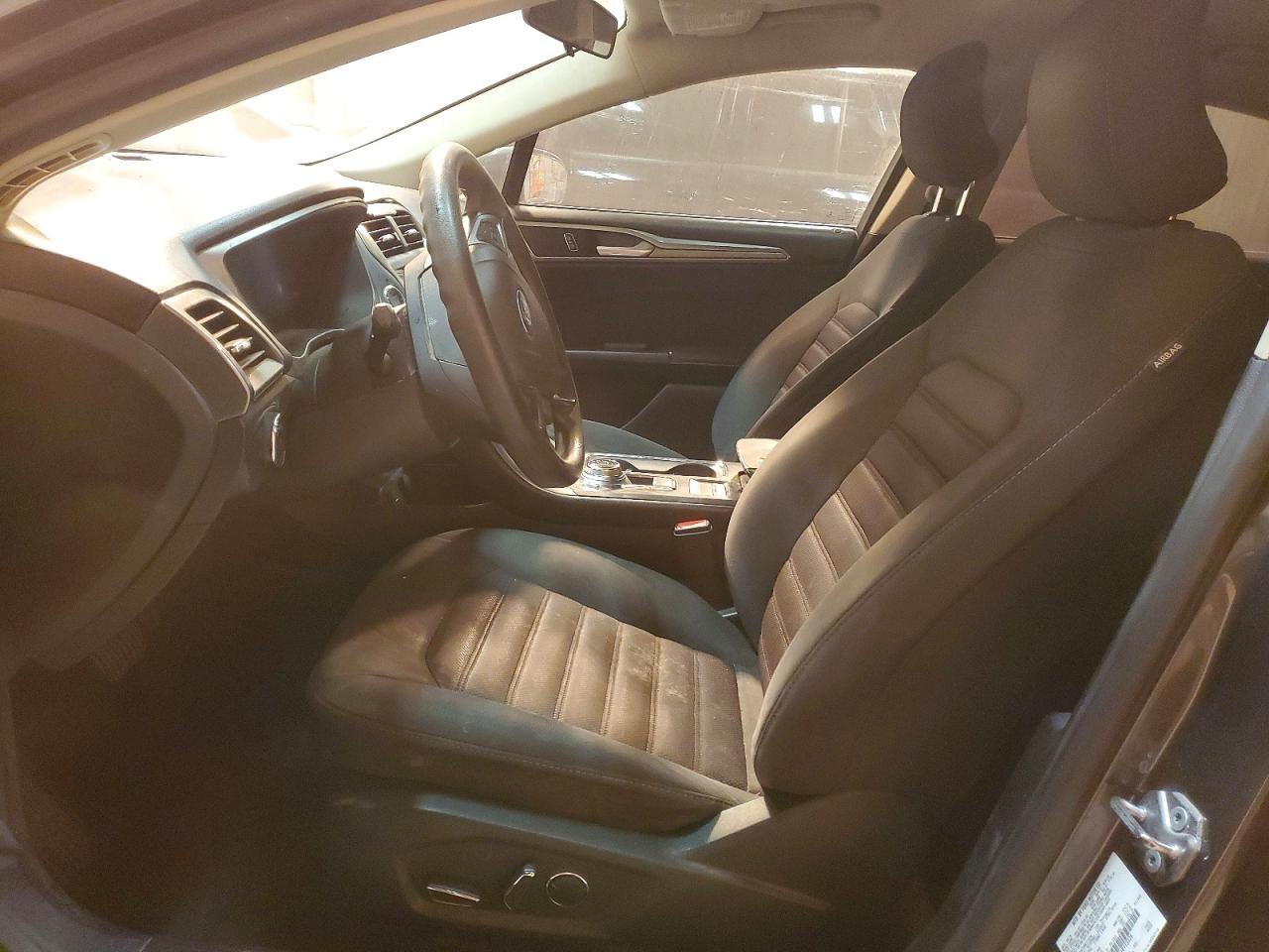 2017 FORD FUSION SE photo 19