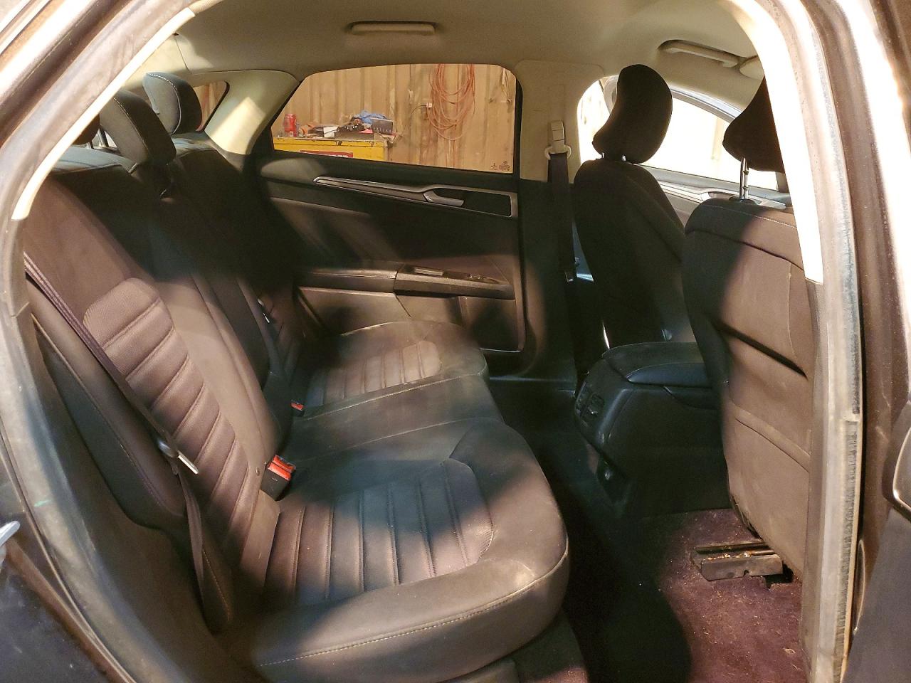 2017 FORD FUSION SE photo 28