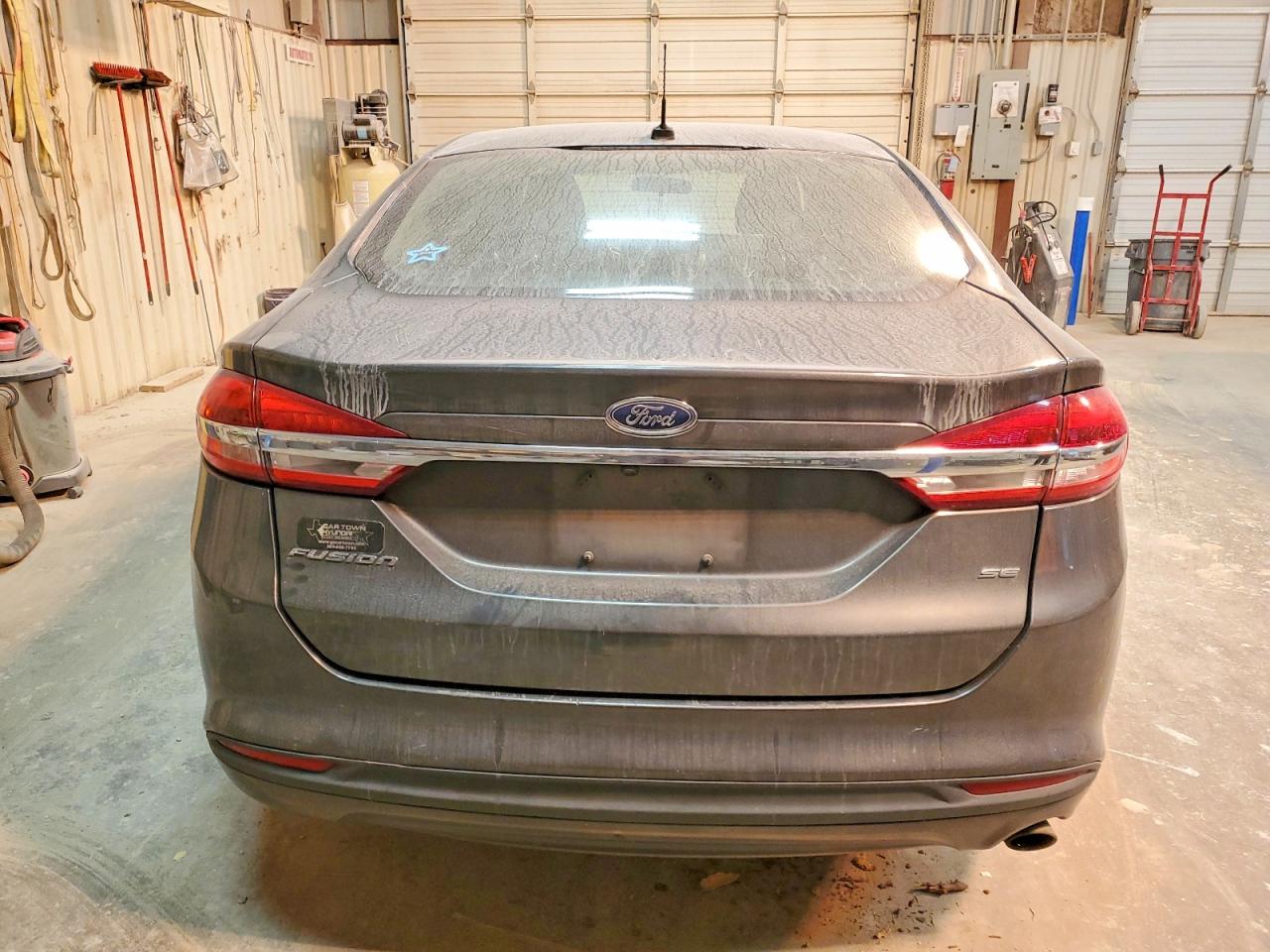 2017 FORD FUSION SE photo 16