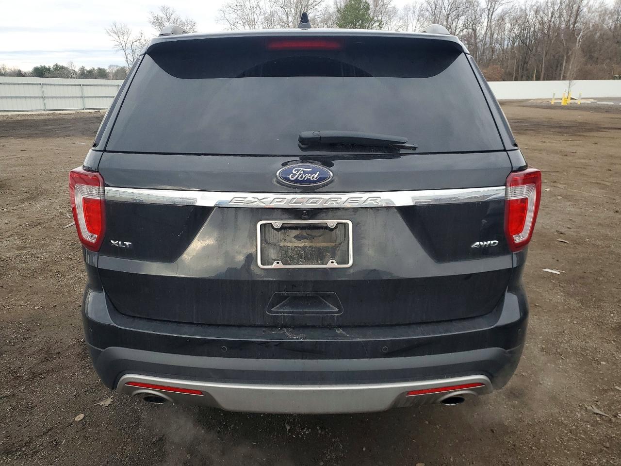 2017 FORD EXPLORER XLT photo 6