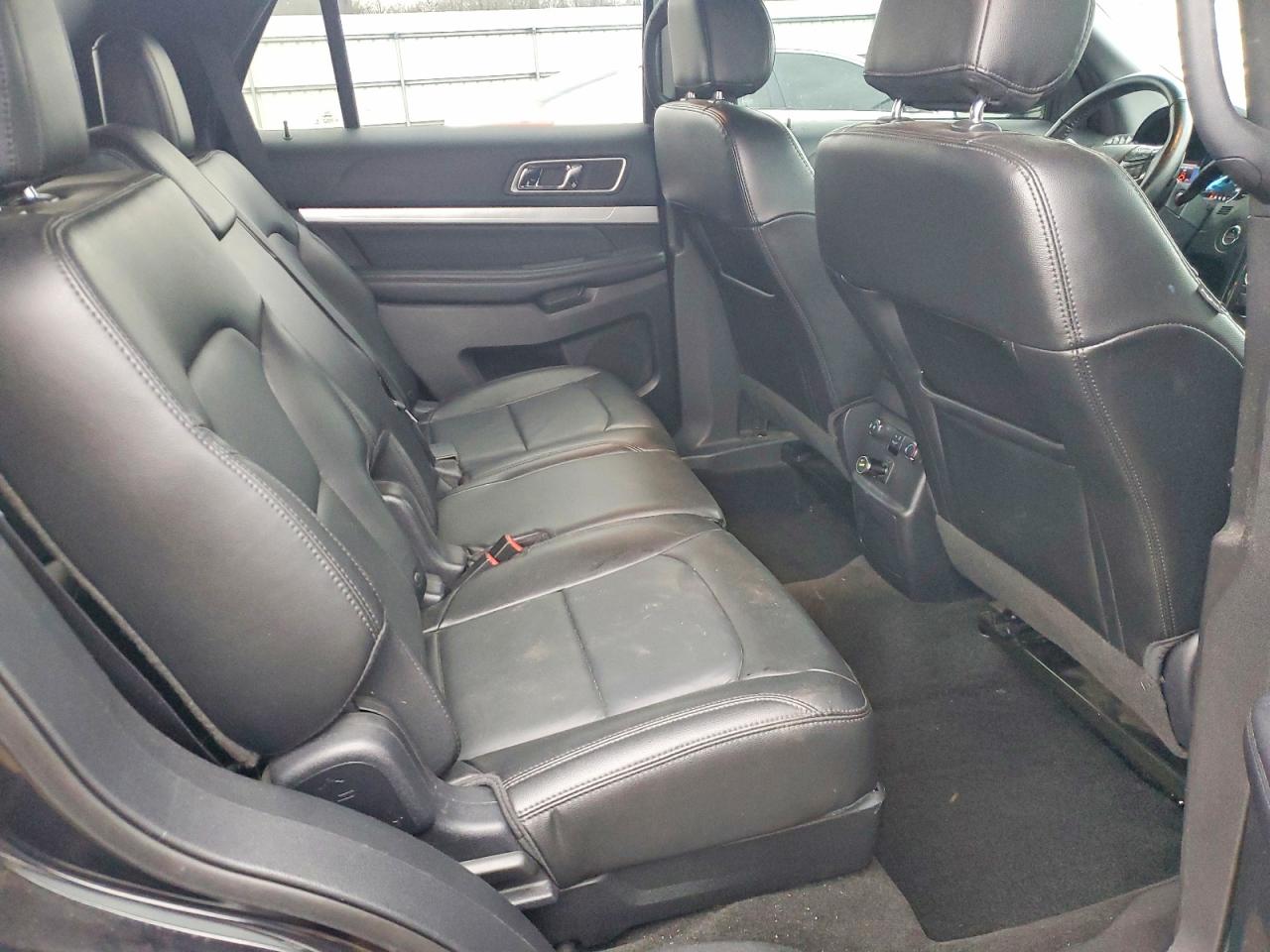 2017 FORD EXPLORER XLT photo 11