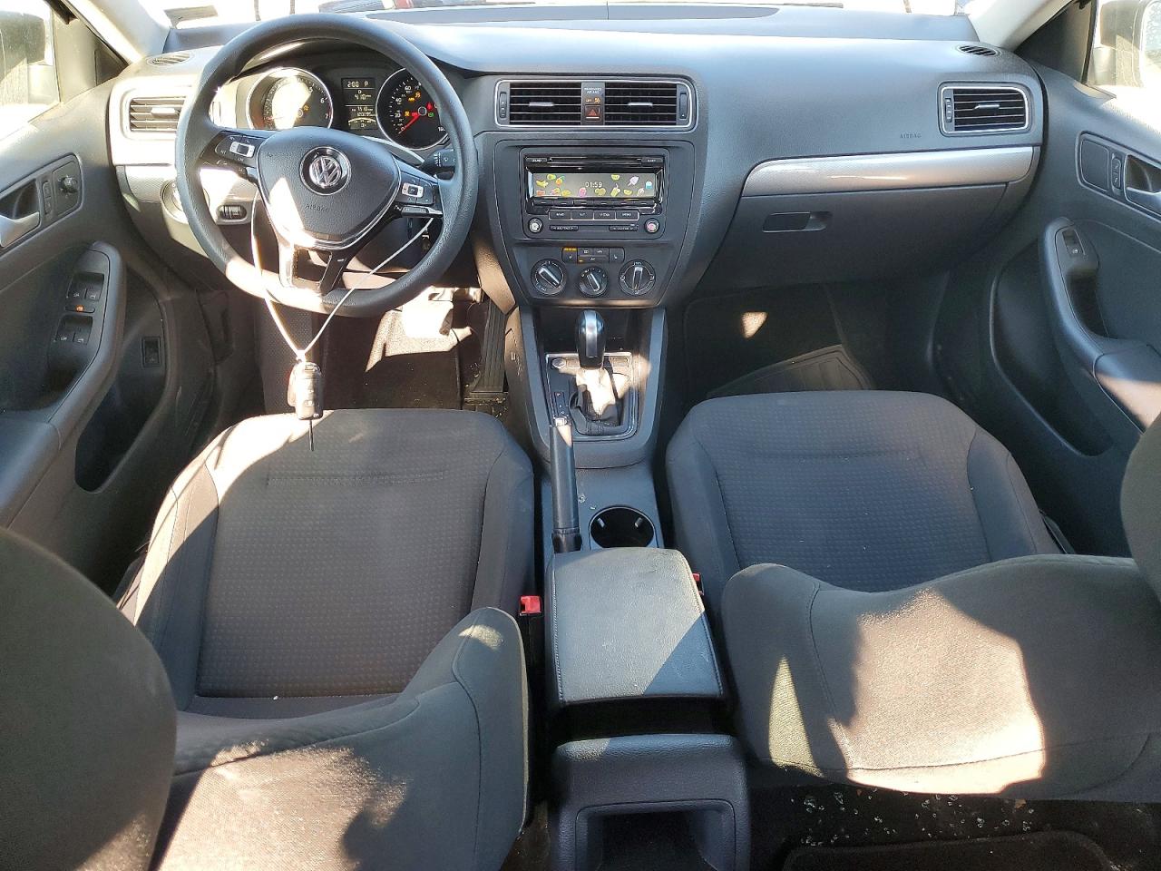 2015 VOLKSWAGEN JETTA SE photo 8