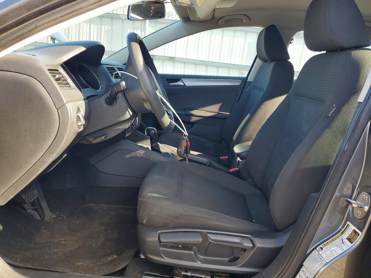 2015 VOLKSWAGEN JETTA SE photo 7