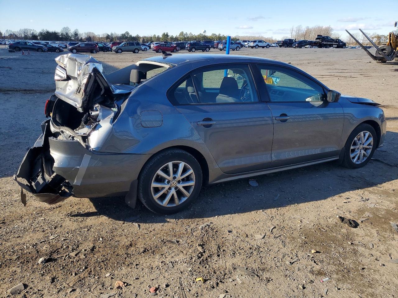 2015 VOLKSWAGEN JETTA SE photo 3