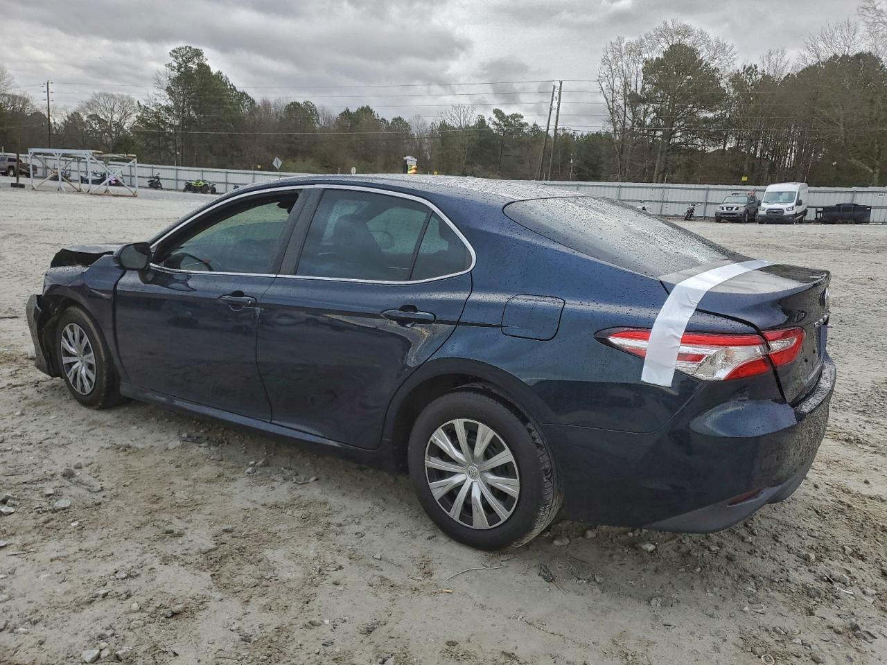 2018 TOYOTA CAMRY L photo 2