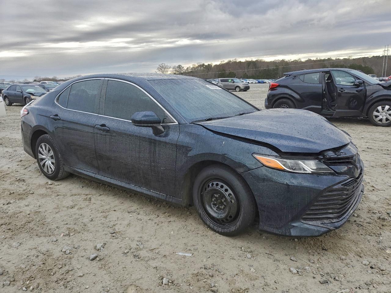 2018 TOYOTA CAMRY L photo 4