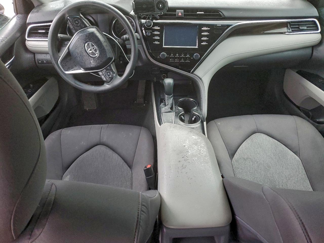 2018 TOYOTA CAMRY L photo 8