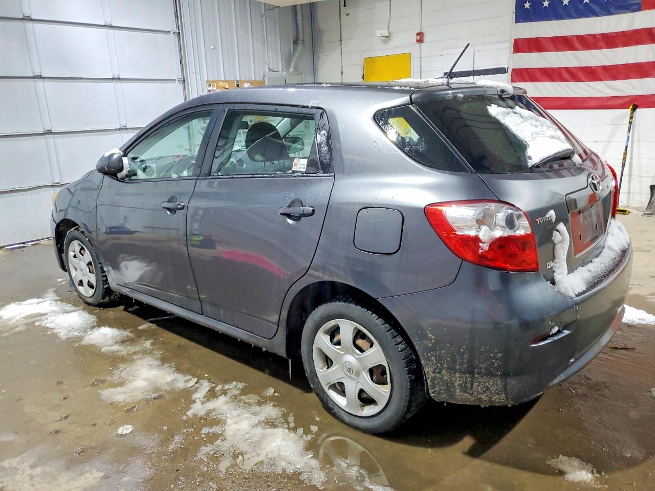 2010 TOYOTA COROLLA MATRIX S photo 2