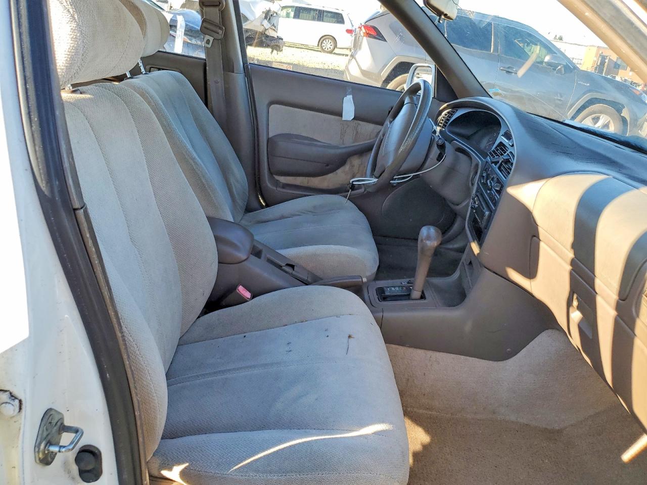 1995 TOYOTA CAMRY LE photo 7