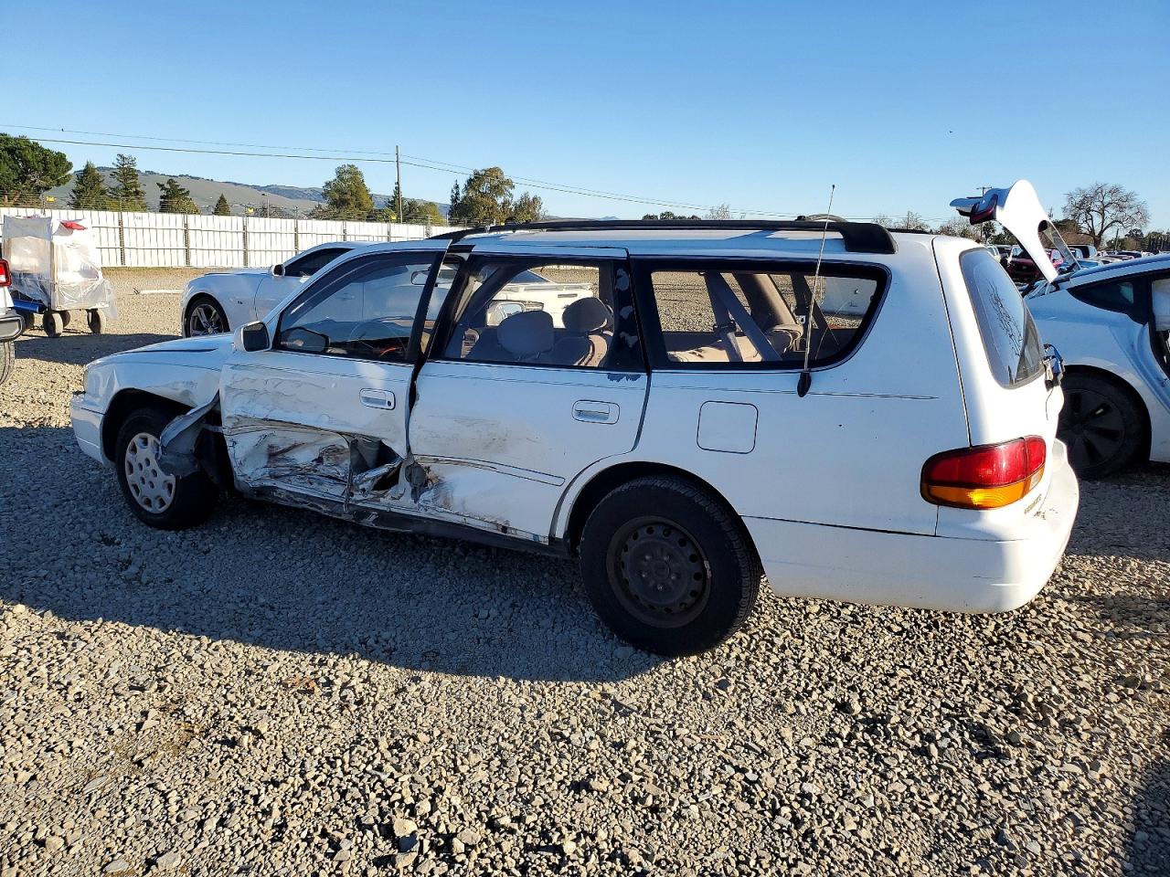 1995 TOYOTA CAMRY LE photo 2