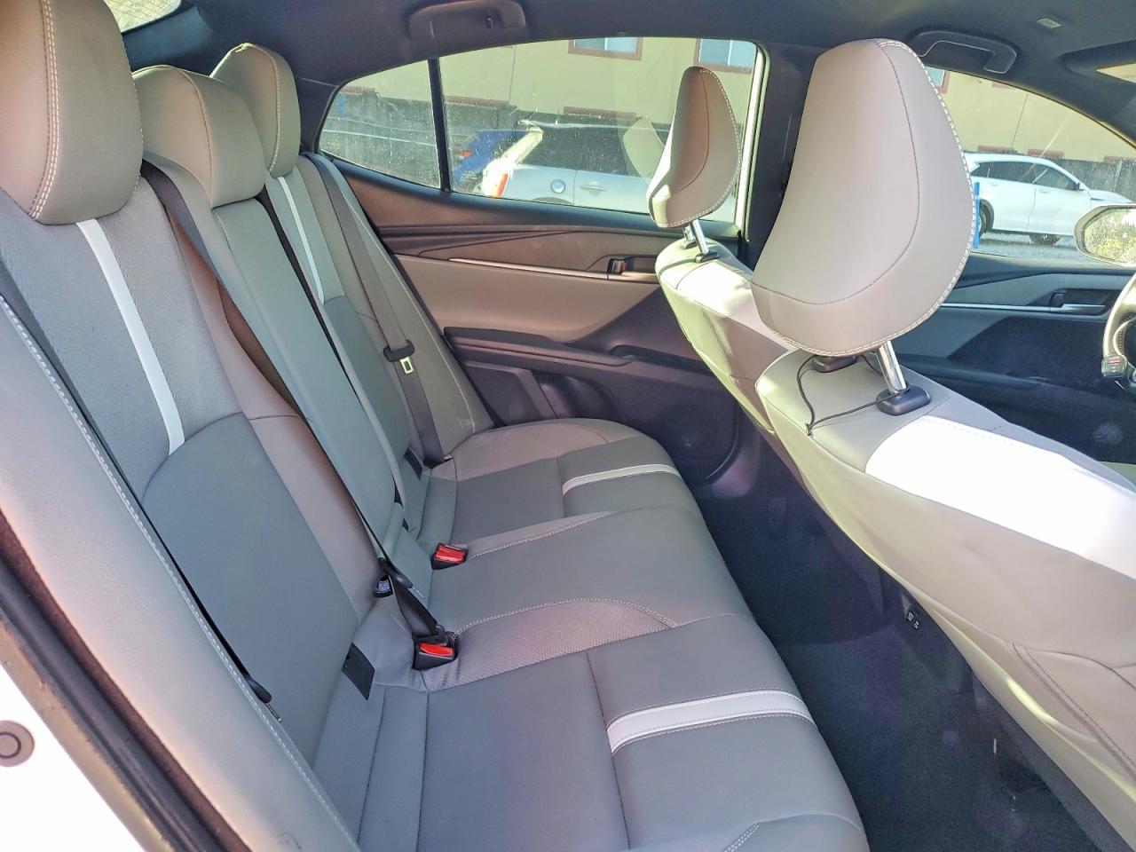 2025 TOYOTA CAMRY photo 19