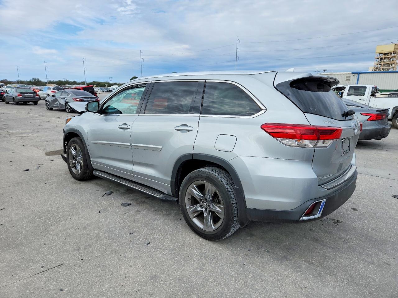 2019 TOYOTA HIGHLANDER LIMITED PLATINUM photo 2