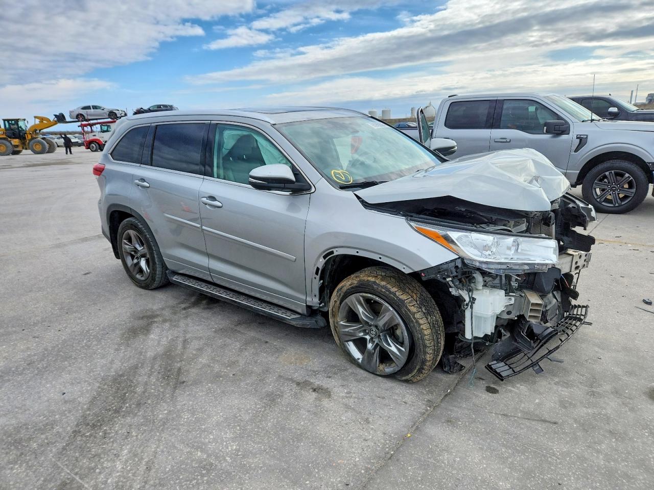 2019 TOYOTA HIGHLANDER LIMITED PLATINUM photo 4
