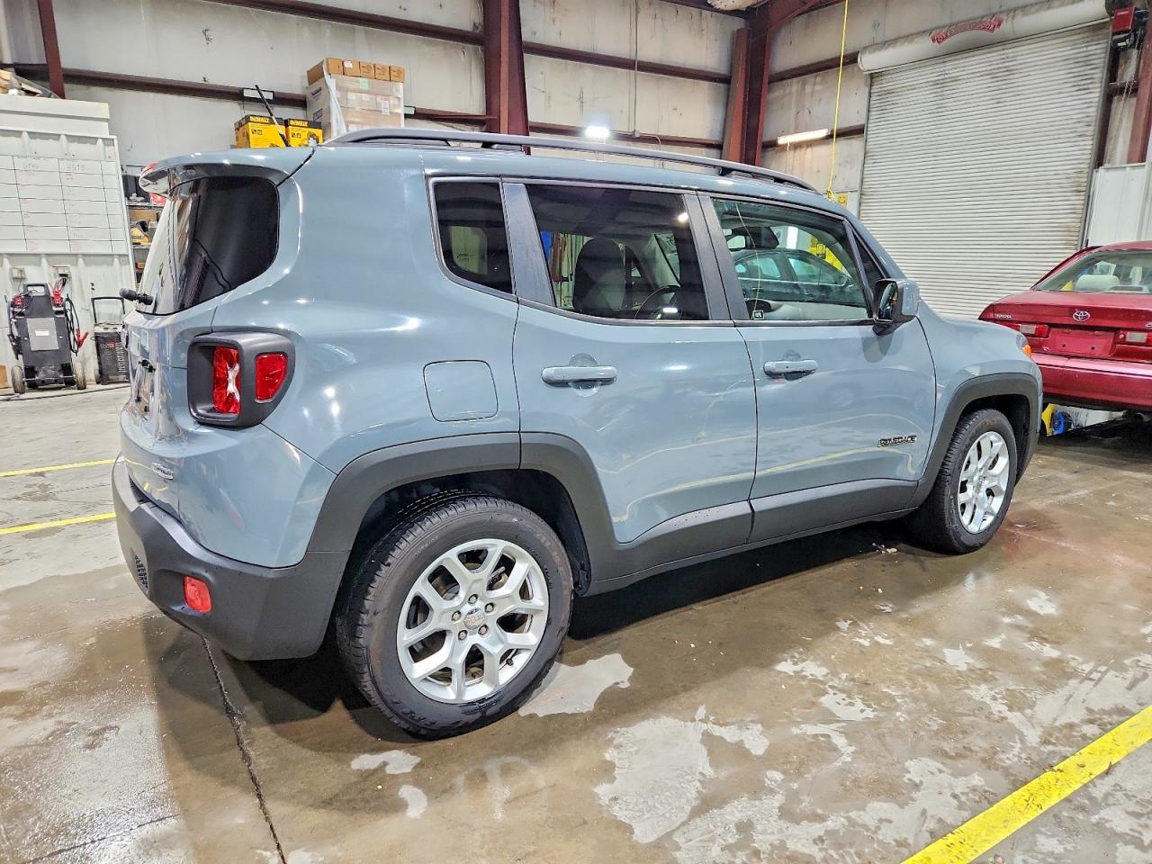 2017 JEEP RENEGADE LATITUDE photo 5