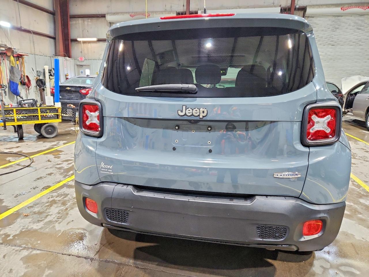 2017 JEEP RENEGADE LATITUDE photo 11
