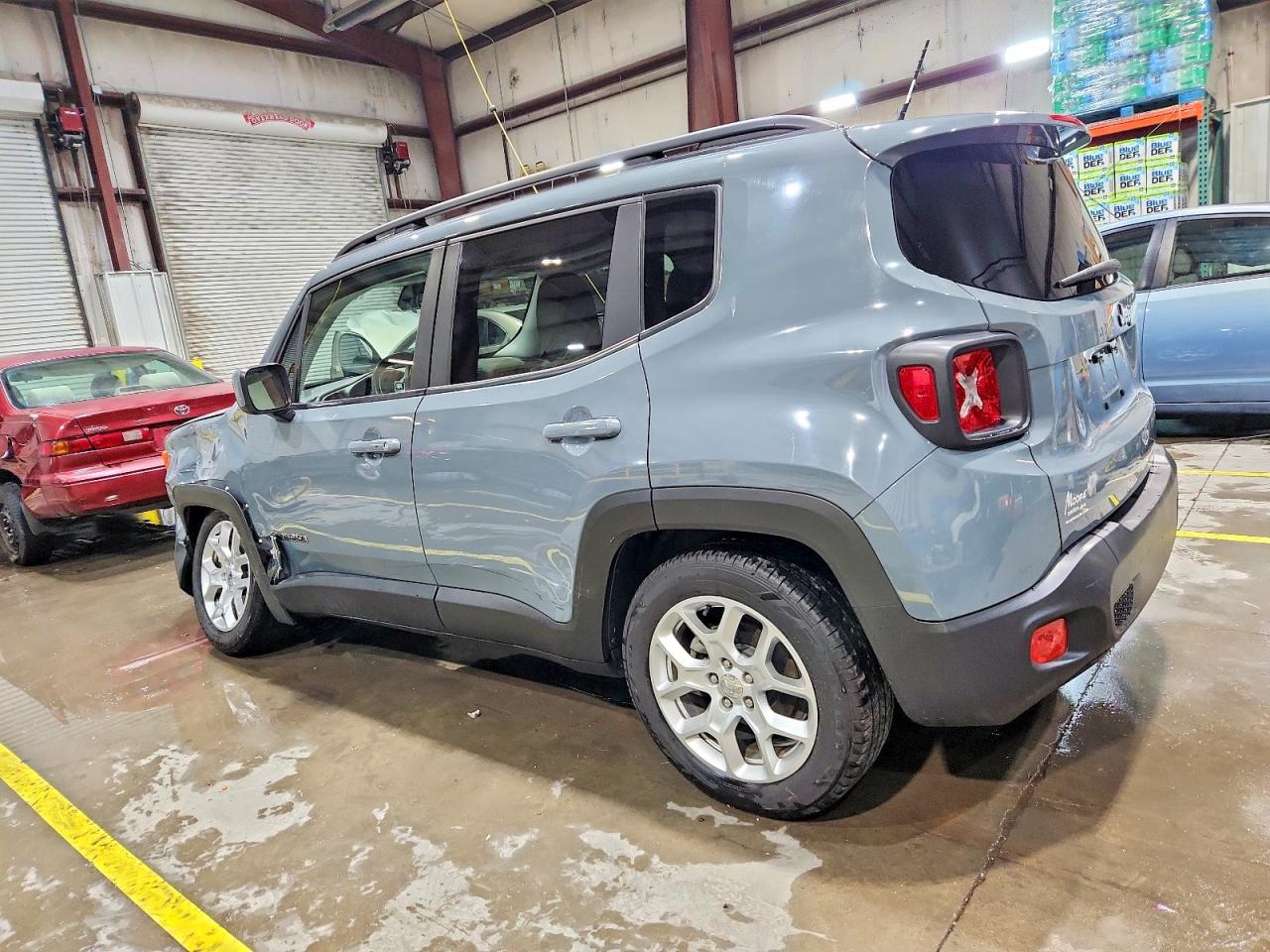 2017 JEEP RENEGADE LATITUDE photo 3