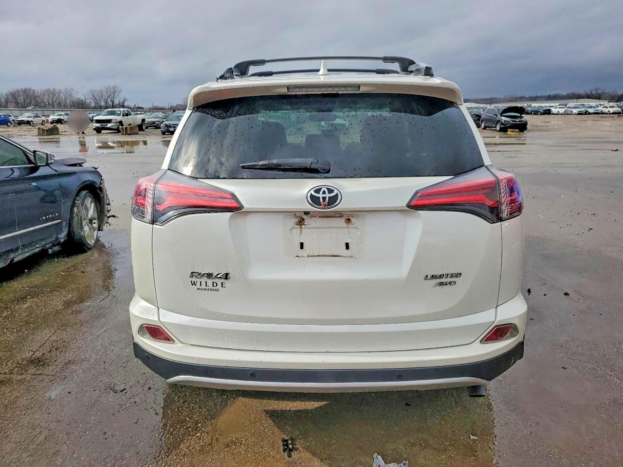 2017 TOYOTA RAV4 LIMITED photo 6