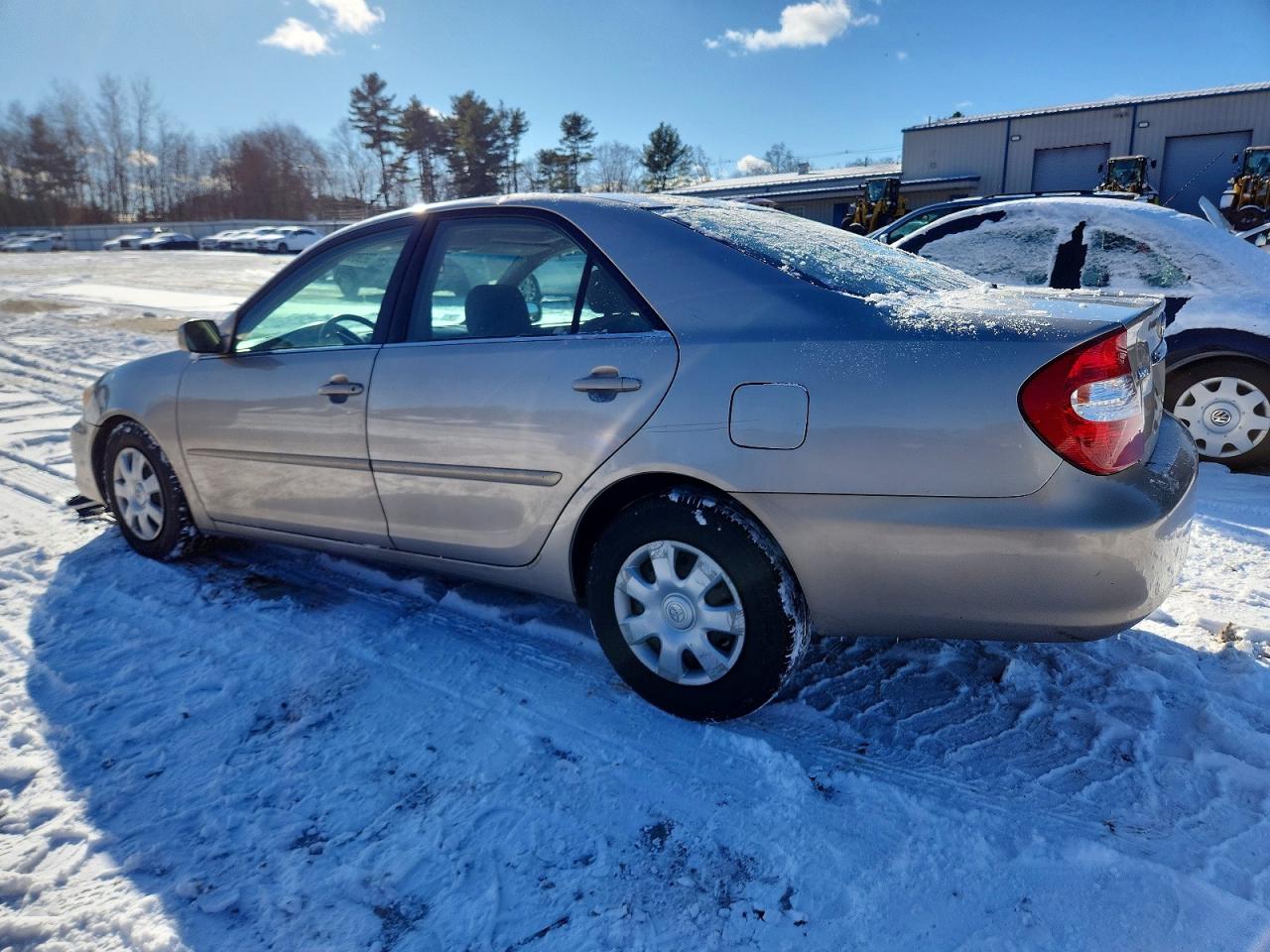2003 TOYOTA CAMRY LE photo 2