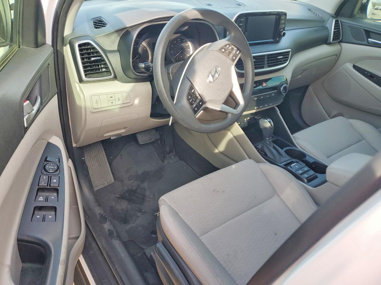 2020 HYUNDAI TUCSON SE photo 8