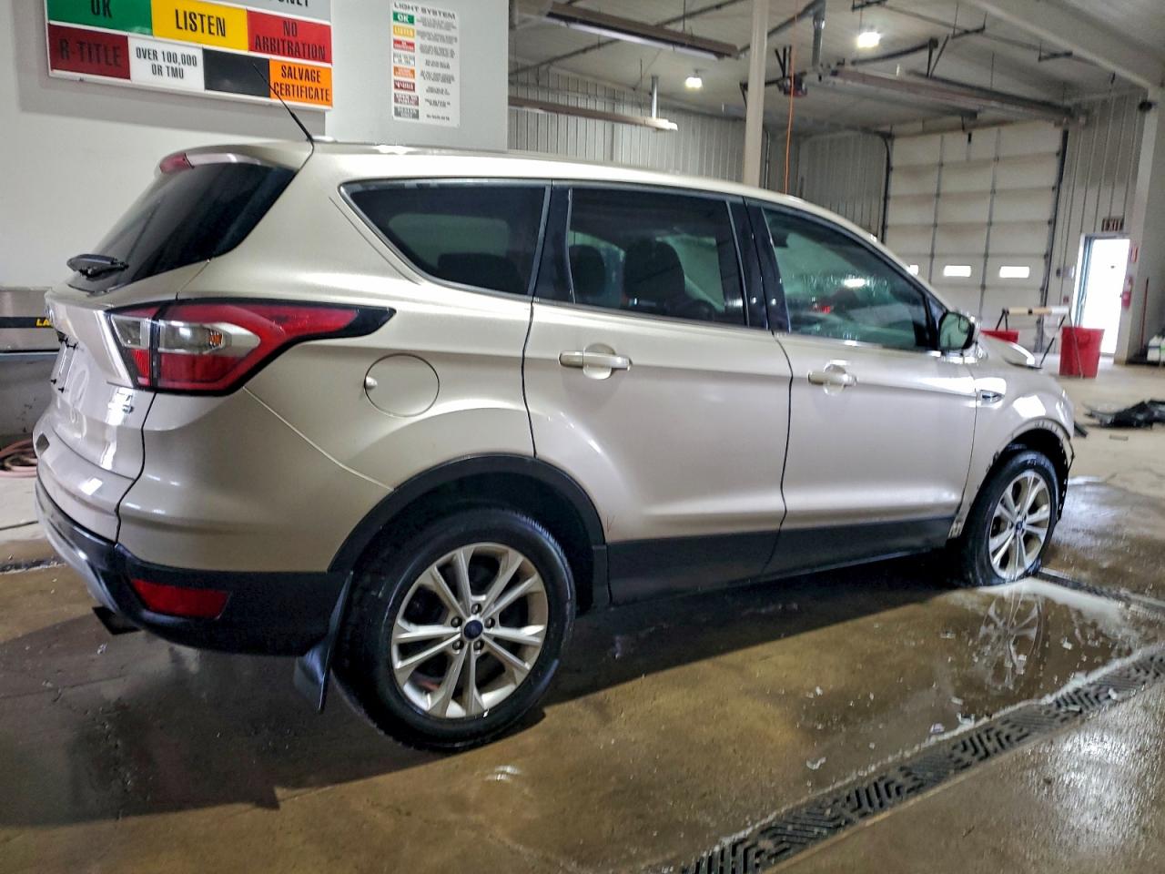 2017 FORD ESCAPE SE photo 3