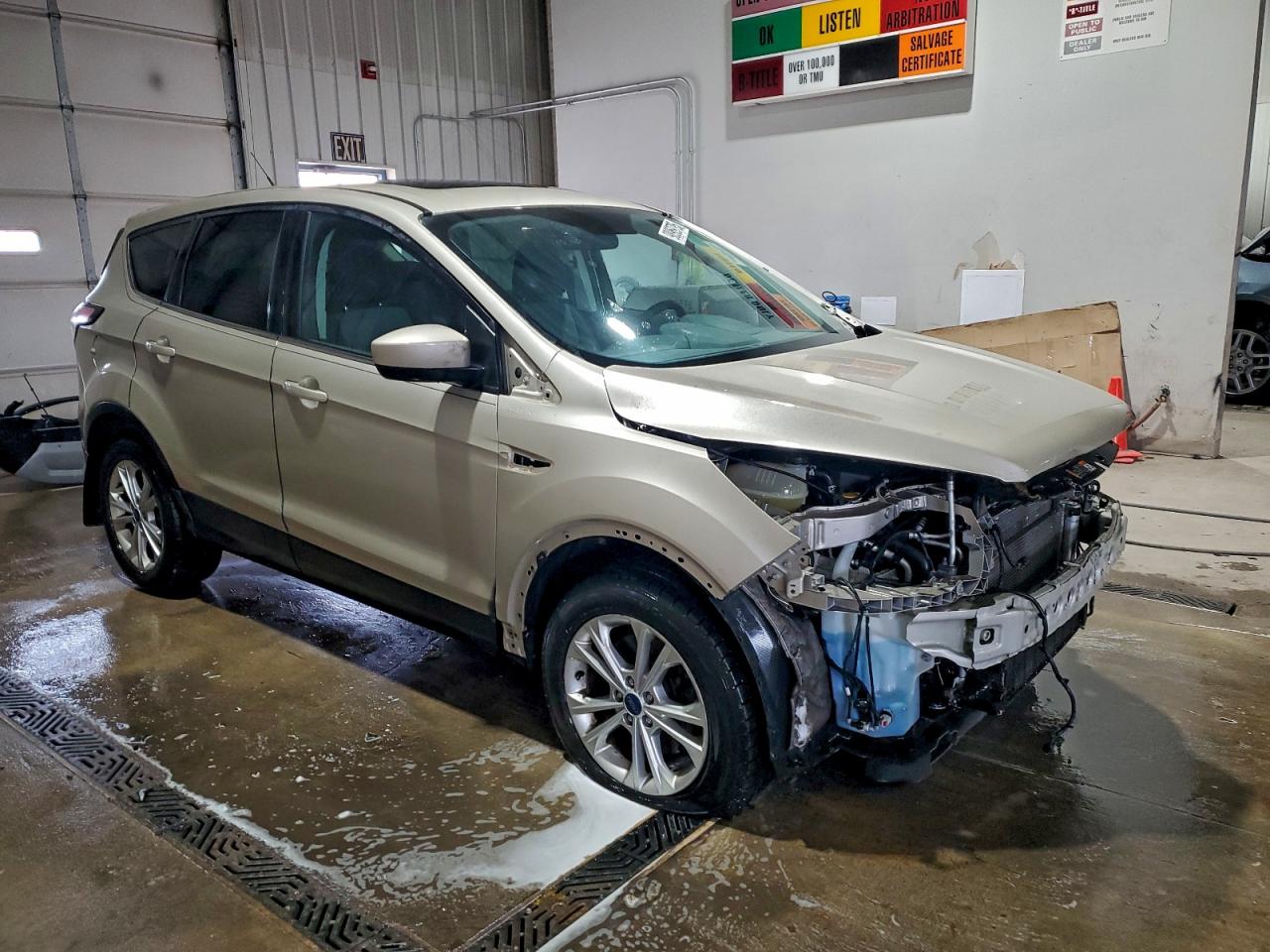 2017 FORD ESCAPE SE photo 4