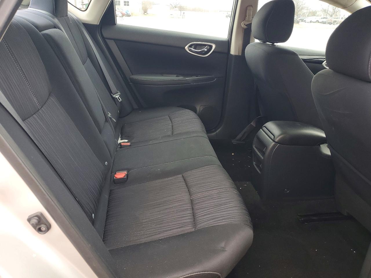 2016 NISSAN SENTRA S photo 10
