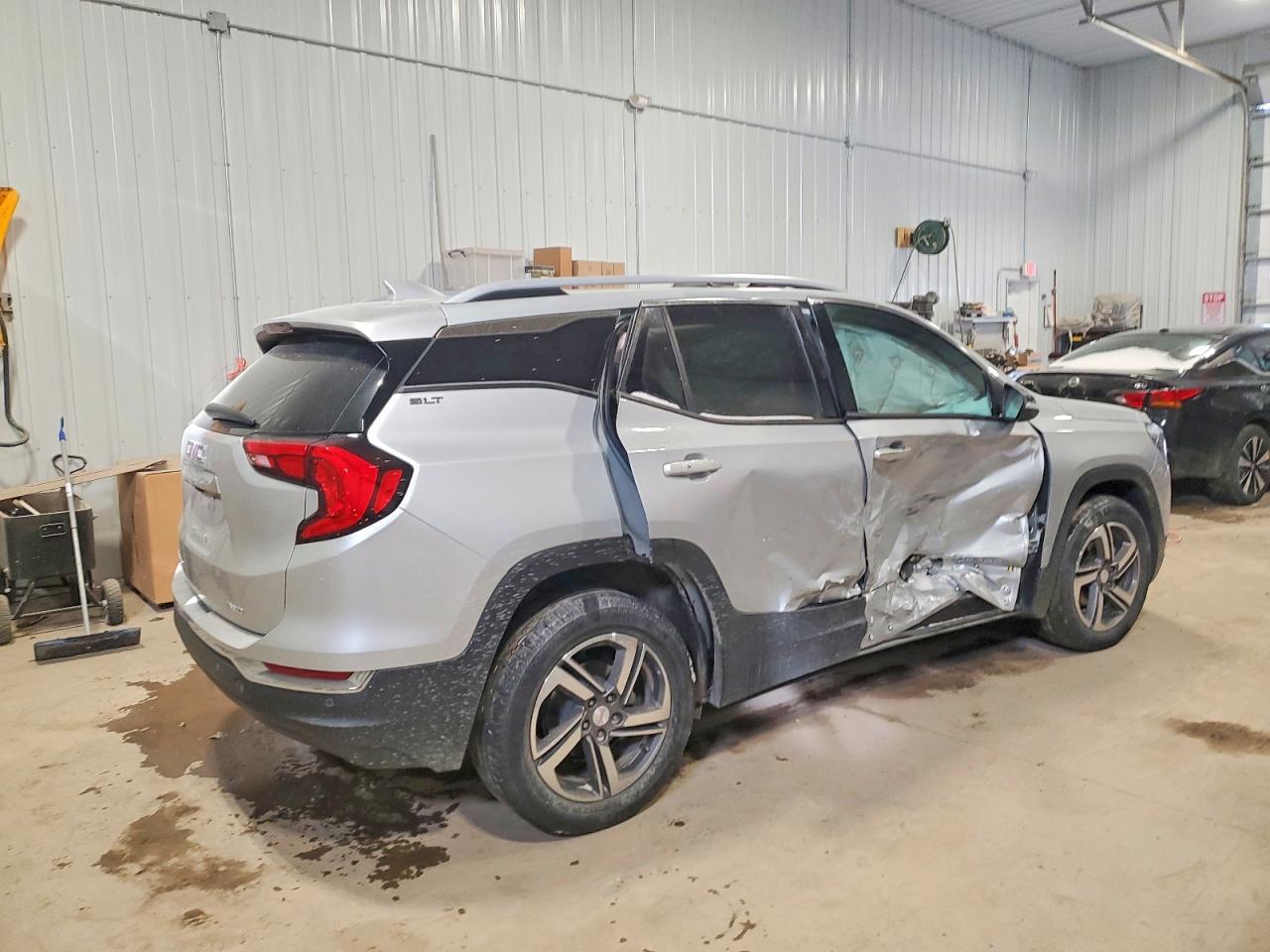 2020 GMC TERRAIN SLT photo 5