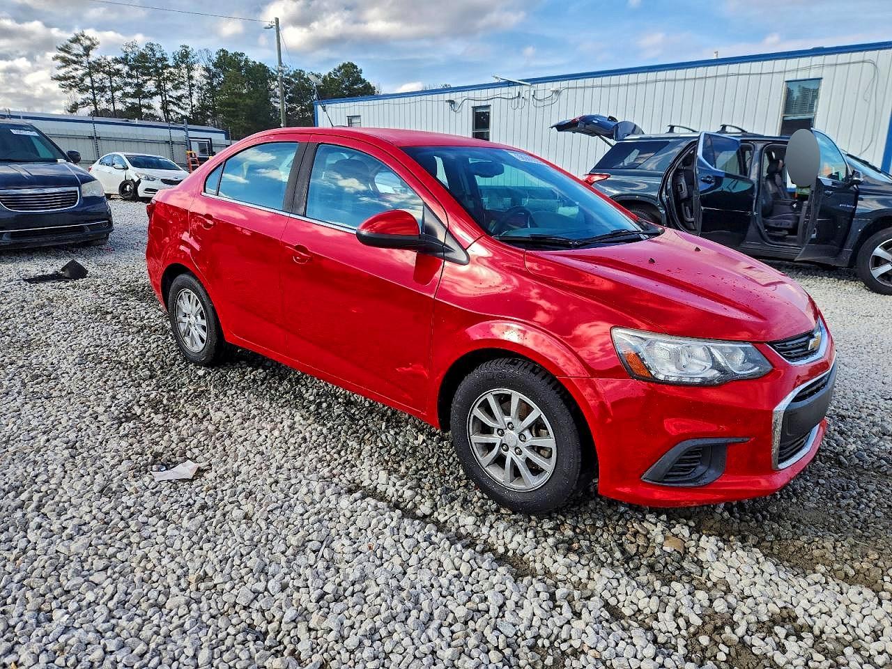 2017 CHEVROLET SONIC LT photo 4