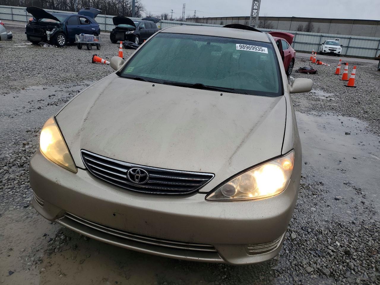 2005 TOYOTA CAMRY photo 9