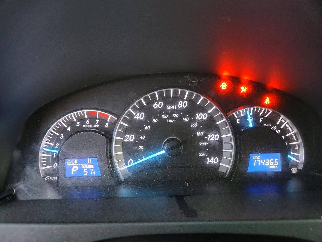 2014 TOYOTA CAMRY L photo 9