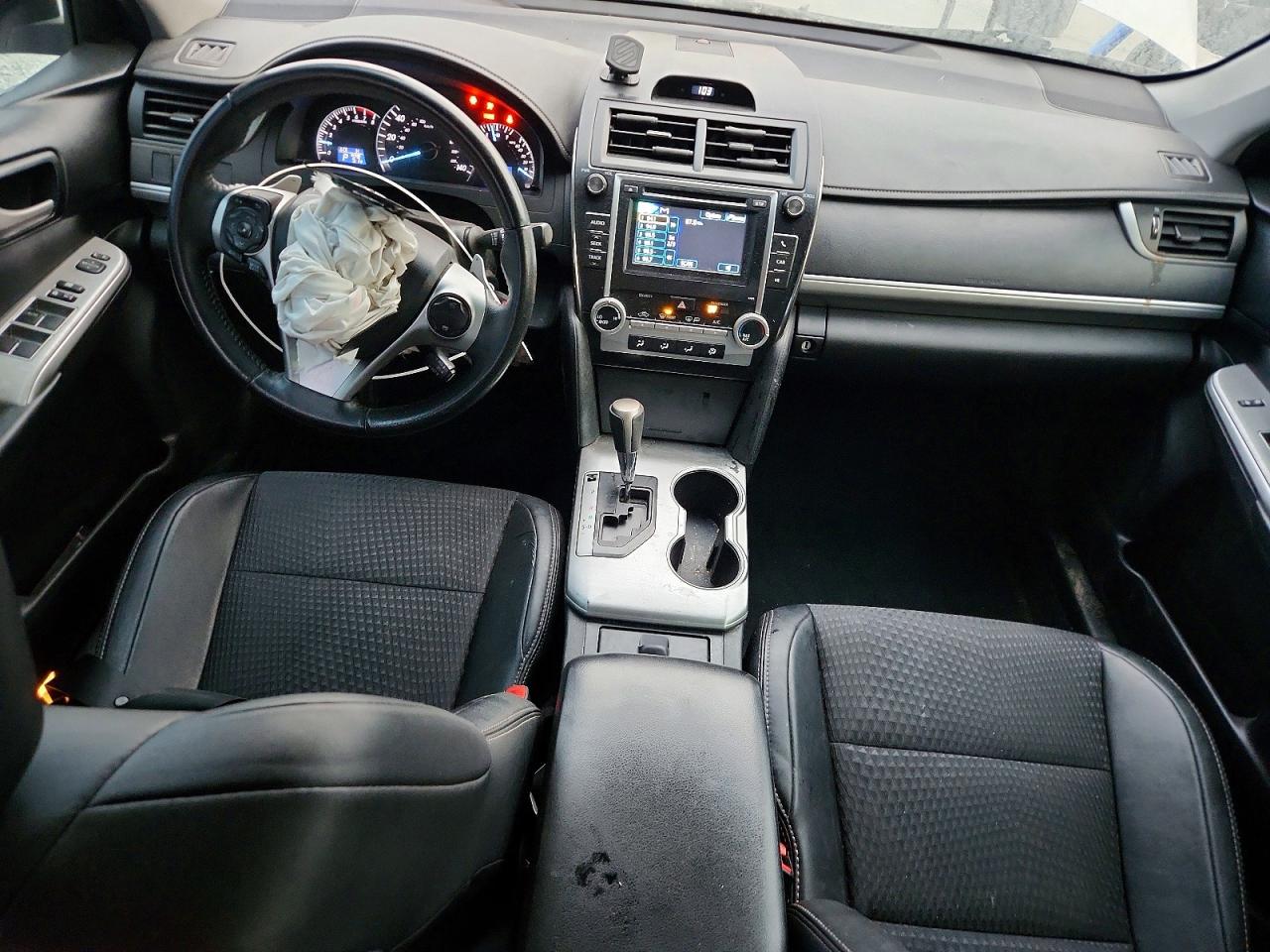 2014 TOYOTA CAMRY L photo 8